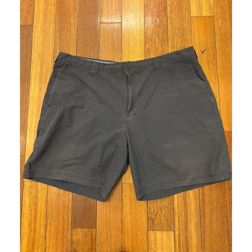 Men's Columbia (size 42) Navy Vintage (early 2000s) Chino Shorts